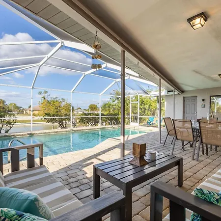 Waterfront Villa Custom Heated Pool & Great Outside Space - Villa Del Cattos - Roelens Vacations